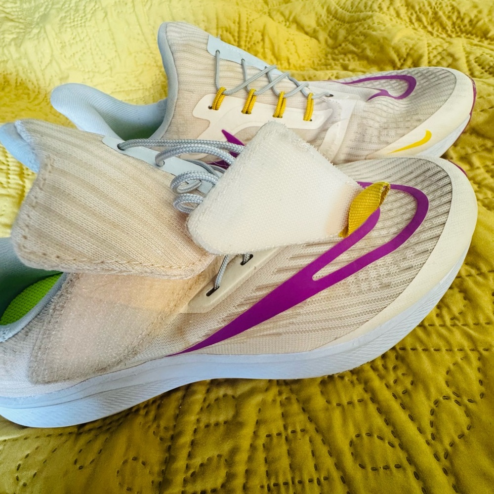 NIKE Pegasus Flyease Women's Cream, Fuschia Athletic Sneaker Shoes Sz 8 Velcro - Picture 3 of 15